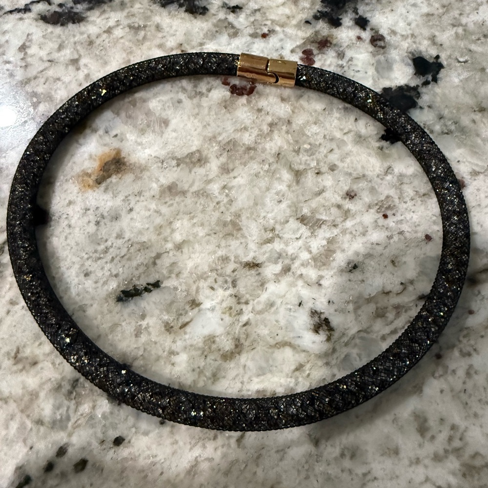 Elegant Black and Gold Women's Necklace